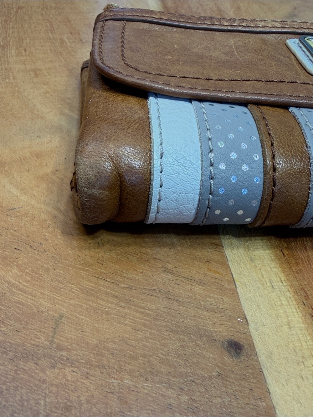 Fossil Vintage Y2K Brown Leather Stripe Wallet (GUC) - Picture 10 of 14